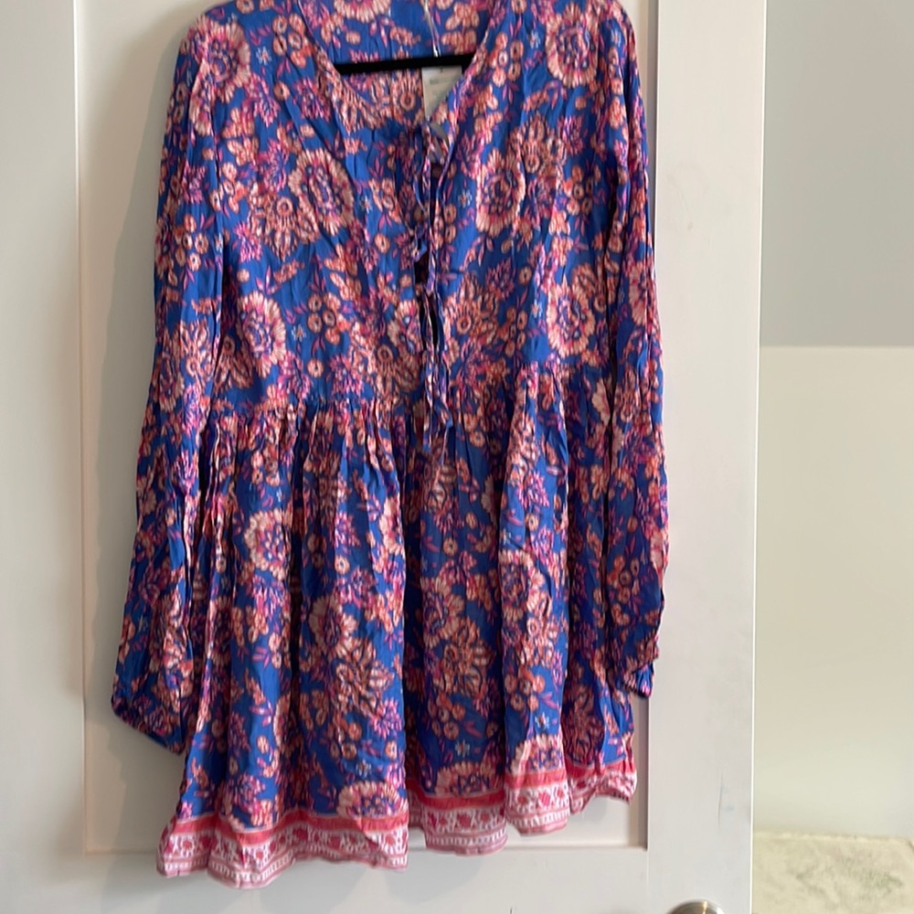 Cover up/dress. Multi colored.